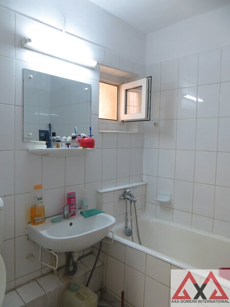 Dristor, 5 minute metrou, decomandat, 2 bai